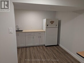 63 Pelham Rd in St Catharines, ON - Building Photo - Building Photo