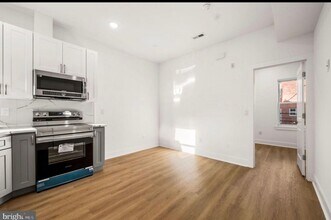 2104 N 8th St in Philadelphia, PA - Building Photo - Building Photo