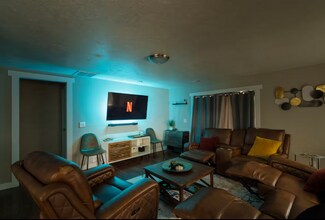 9810 NE 3rd St in Seattle, WA - Building Photo - Building Photo