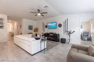 3813 Treasure Oak Wy in Ft. Myers, FL - Building Photo - Building Photo