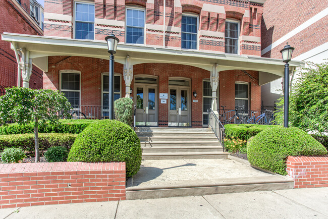 Campus Apartments in Philadelphia, PA - Foto de edificio - Building Photo