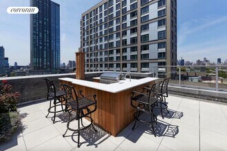 4134 Crescent St in Queens, NY - Building Photo - Building Photo