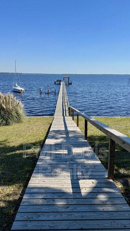 734 Myrtle Ave in Green Cove Springs, FL - Building Photo - Building Photo