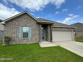 104 Garden Oaks Ave in Youngsville, LA - Building Photo
