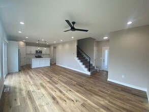 1472 S King's Grv Ave in West Des Moines, IA - Building Photo - Building Photo