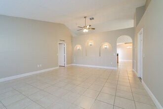 931 Louvre Ct in Kissimmee, FL - Building Photo - Building Photo