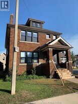 1496-1498 Giles Blvd E in Windsor, ON - Building Photo