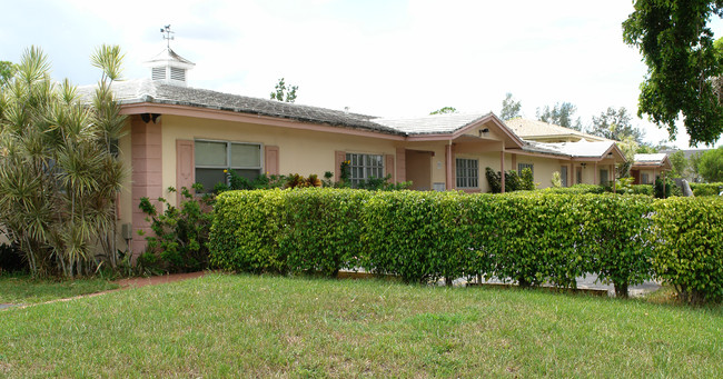 8430 NW 40th St in Coral Springs, FL - Building Photo - Building Photo