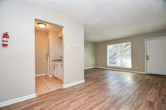 7906 Prestwood Dr in Houston, TX - Building Photo - Building Photo