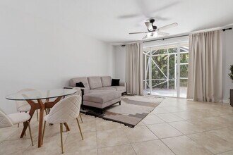 9902 Lago Dr in Boynton Beach, FL - Building Photo - Building Photo