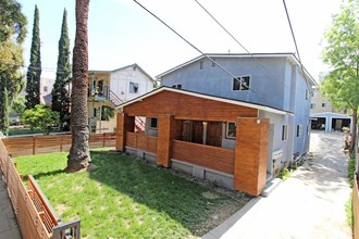 624 N Coronado St in Los Angeles, CA - Building Photo - Building Photo