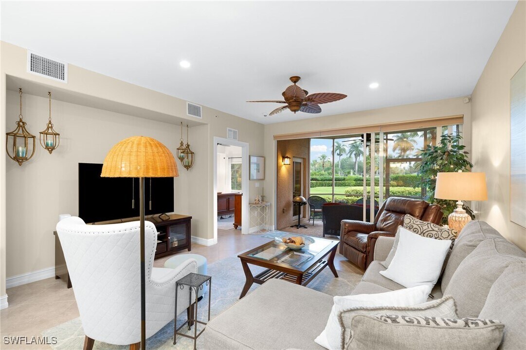 9128 Michael Cir in Naples, FL - Building Photo