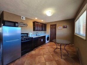 1506 Agua Fria St in Santa Fe, NM - Building Photo - Building Photo