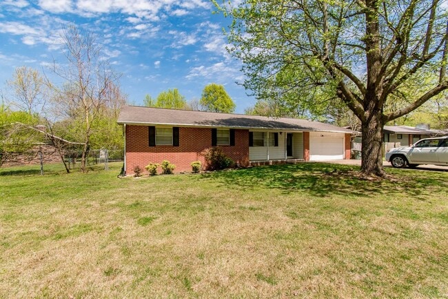 2340 W Berry St in Fayetteville, AR - Building Photo - Building Photo