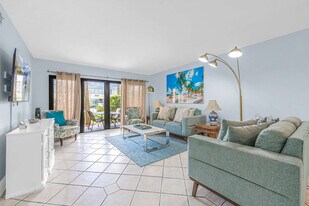 39 Tulip Ave in Cocoa Beach, FL - Building Photo