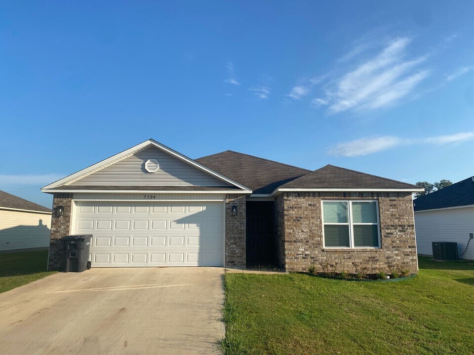 5304 Yukon Dr in Jonesboro, AR - Building Photo