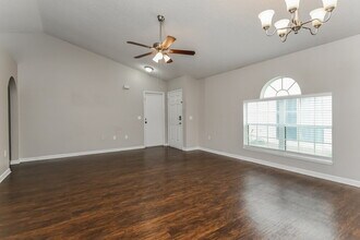 2688 Whispering Trails Dr in Winter Haven, FL - Building Photo - Building Photo