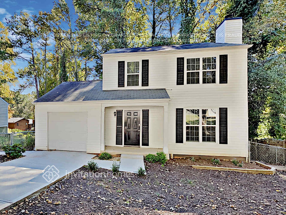 888 Trace Cir NE in Marietta, GA - Building Photo