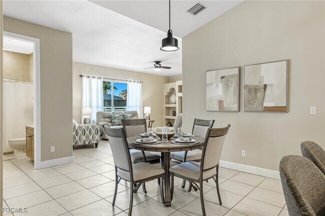 2817 SW 42nd Ln in Cape Coral, FL - Building Photo - Building Photo