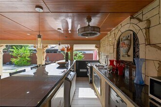 2431 SW 127th Ave in Miami, FL - Building Photo - Building Photo