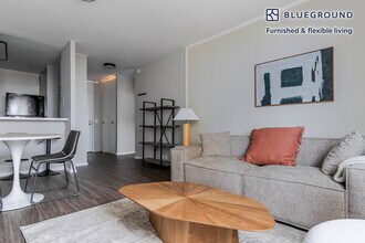 3450 N Lake Shore Dr, Unit FL8-ID1374 in Chicago, IL - Building Photo - Building Photo