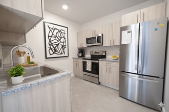 Barton Apartments in Buffalo, NY - Foto de edificio - Building Photo