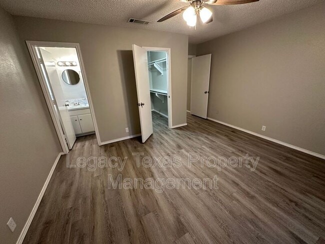 1116 N Nolan River Rd in Cleburne, TX - Building Photo - Building Photo