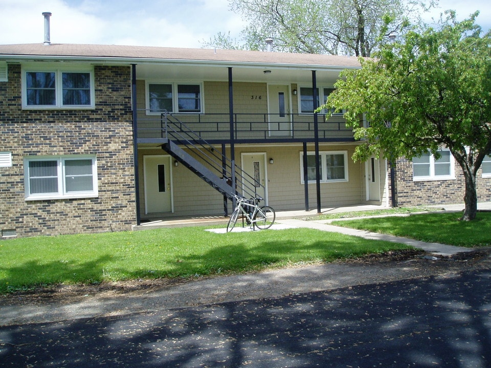 316 Cedar St, Unit 1 in Champaign, IL - Foto de edificio