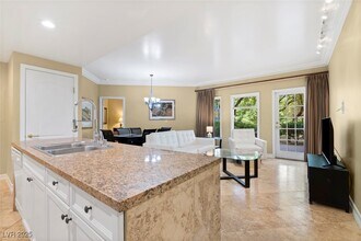 30 Strada Di Villaggio in Henderson, NV - Building Photo - Building Photo