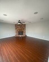 27630 Baroni Rd in Romoland, CA - Foto de edificio - Building Photo