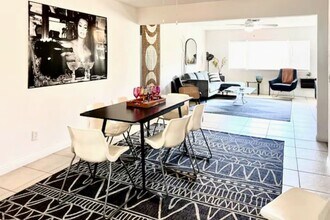 394 W Bon Air Dr in Palm Springs, CA - Building Photo - Building Photo