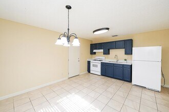2408 Milford Ct in Laredo, TX - Foto de edificio - Building Photo