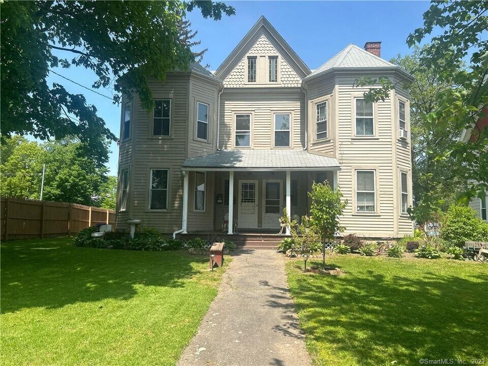 115 High St in Bristol, CT - Building Photo