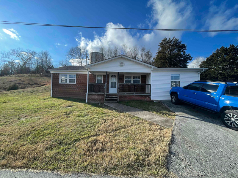 922 Chittum Dr in Tazewell, TN - Building Photo