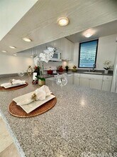 501 Hahaione St in Honolulu, HI - Building Photo - Building Photo