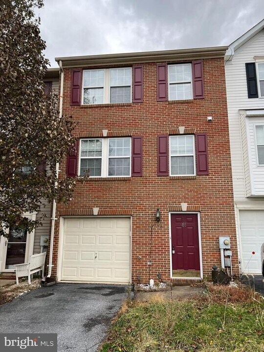 47 Quince Tree Dr in Martinsburg, WV - Building Photo