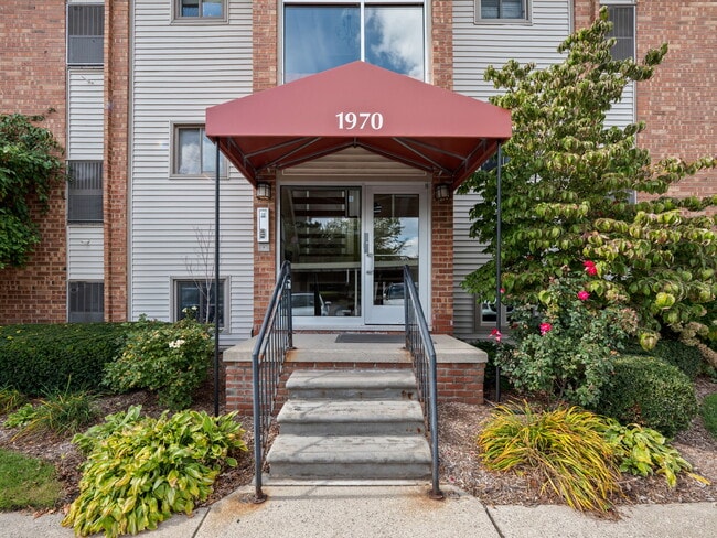 1970 Klingensmith Rd, Unit 8 in Bloomfield Township, MI - Building Photo - Building Photo