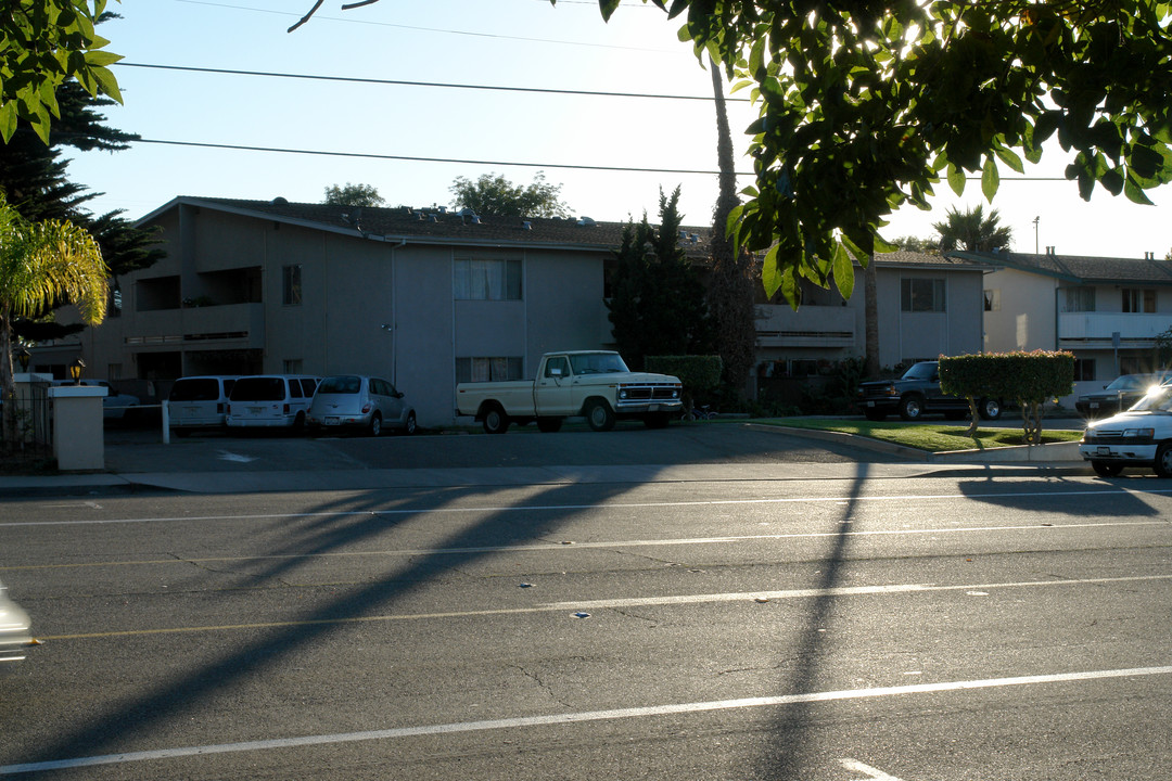 Tomarla in Carpinteria, CA - Building Photo