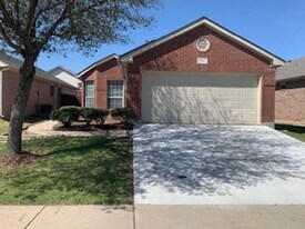 6341 Geneva Ln in Fort Worth, TX - Building Photo