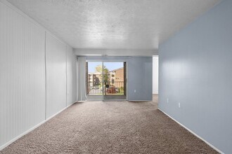7812 Hanover Pkwy in Greenbelt, MD - Building Photo - Building Photo