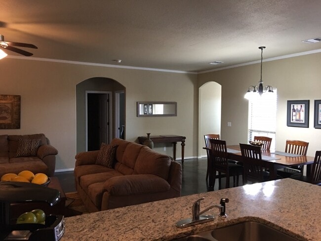 6100 Nancy Ellen St in Amarillo, TX - Building Photo - Building Photo