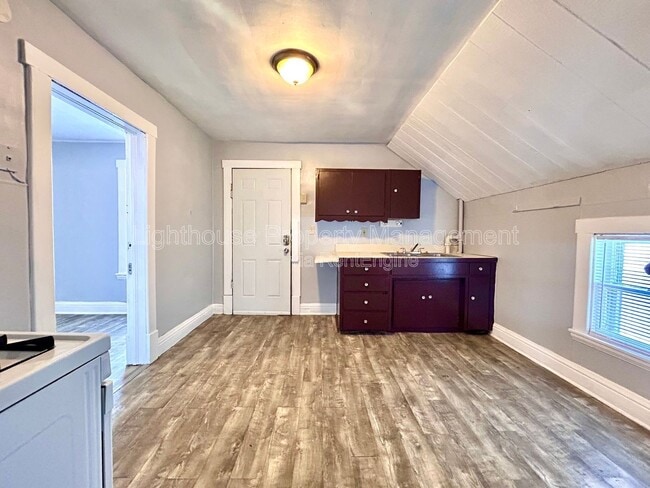 2417 Reynolds St in Muskegon Heights, MI - Foto de edificio - Building Photo