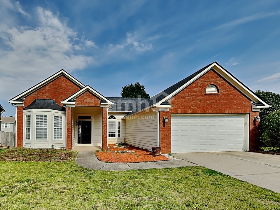 3335 Berwick Field Dr in Duluth, GA - Building Photo