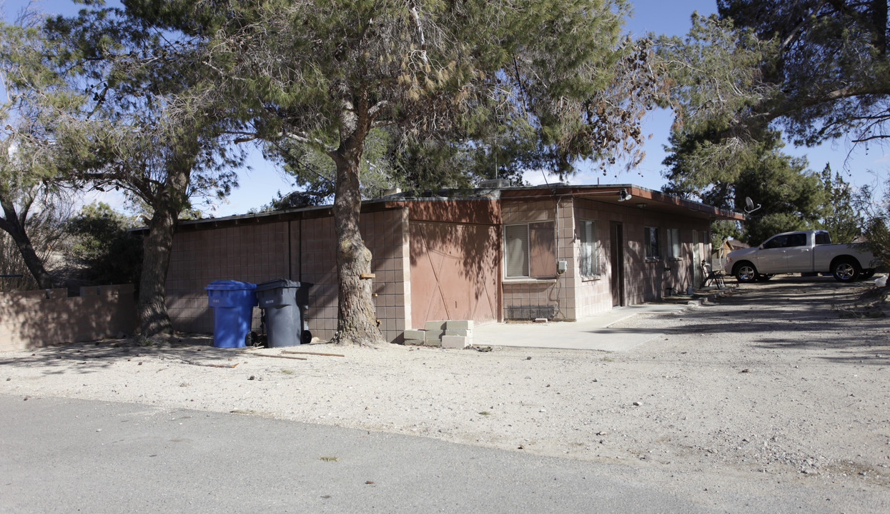 34761-63 May St in Barstow, CA - Building Photo