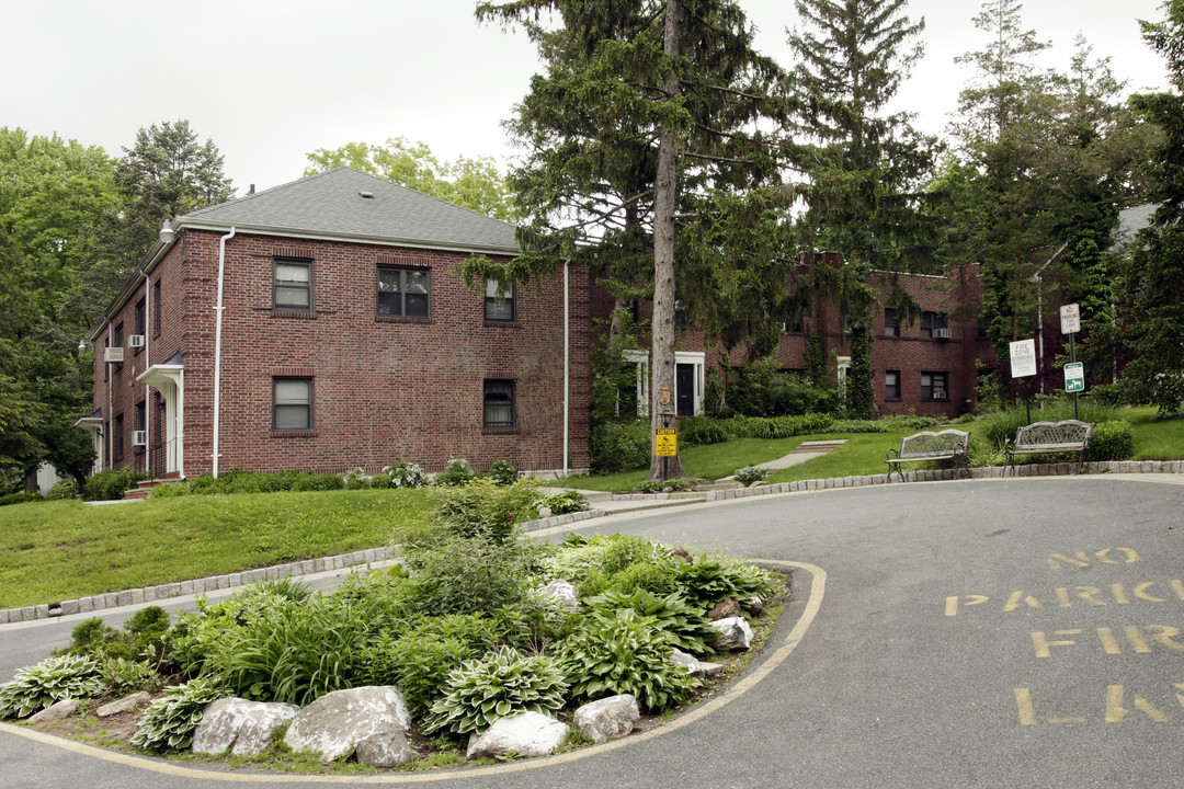 Chester Tracey in Englewood, NJ - Building Photo