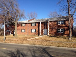 9109-9111 Nieman Rd in Overland Park, KS - Building Photo - Building Photo