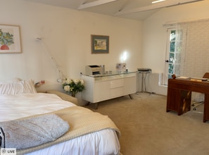 2026 N Oxford Ave, Unit 2026 N Oxford in Los Angeles, CA - Building Photo - Building Photo