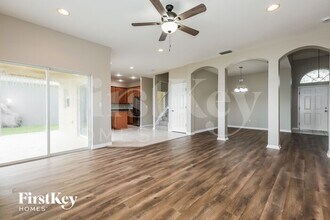 1836 Mira Lago Cir in Ruskin, FL - Building Photo - Building Photo
