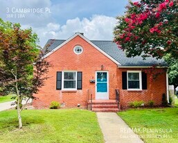 3 Cambridge Pl in Hampton, VA - Building Photo