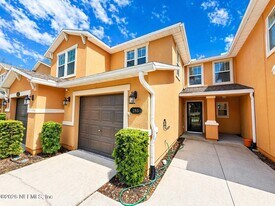 253 E Pisa Pl in St. Augustine, FL - Building Photo